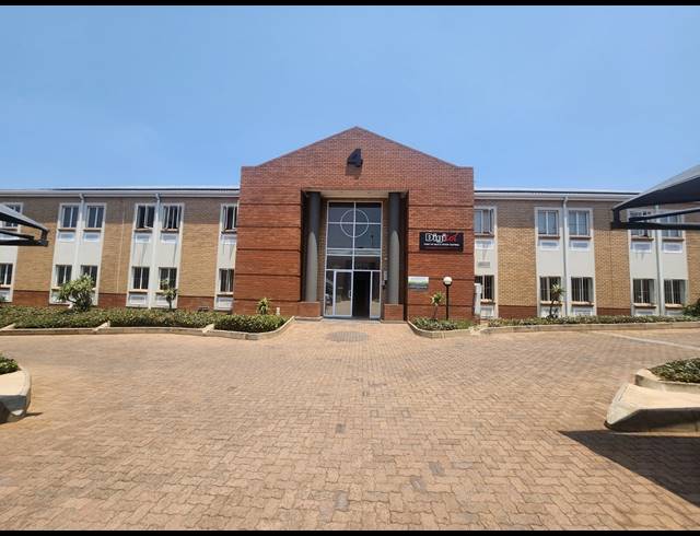 182M² OFFICE TO LET IN RANDJESPARK